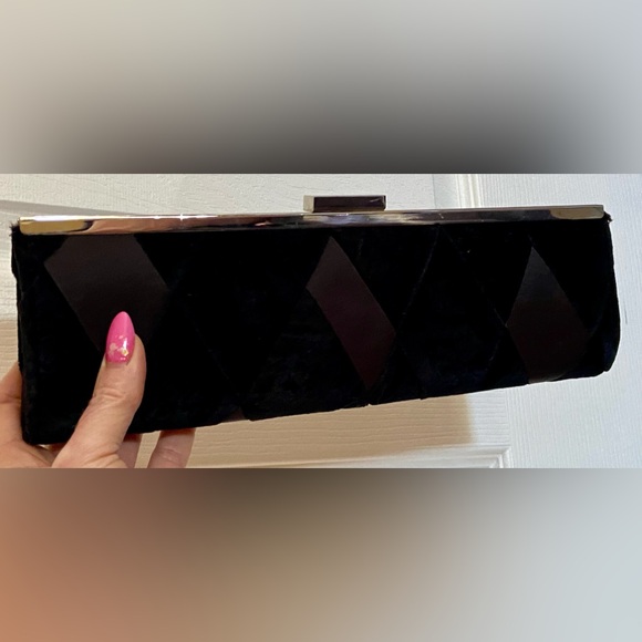 La Regale Elegant Formal Black Velvet & Satin Evening Purse Crossbody or Clutch - Picture 3 of 5